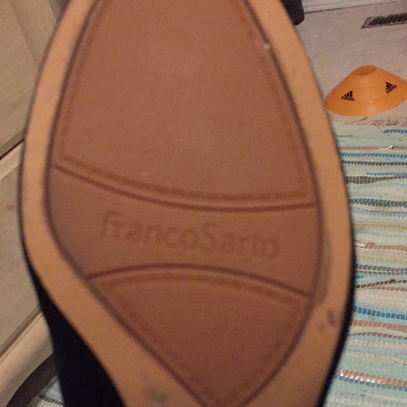 Franco sarto black velvet booties size 6 1/2 - Picture 3 of 3